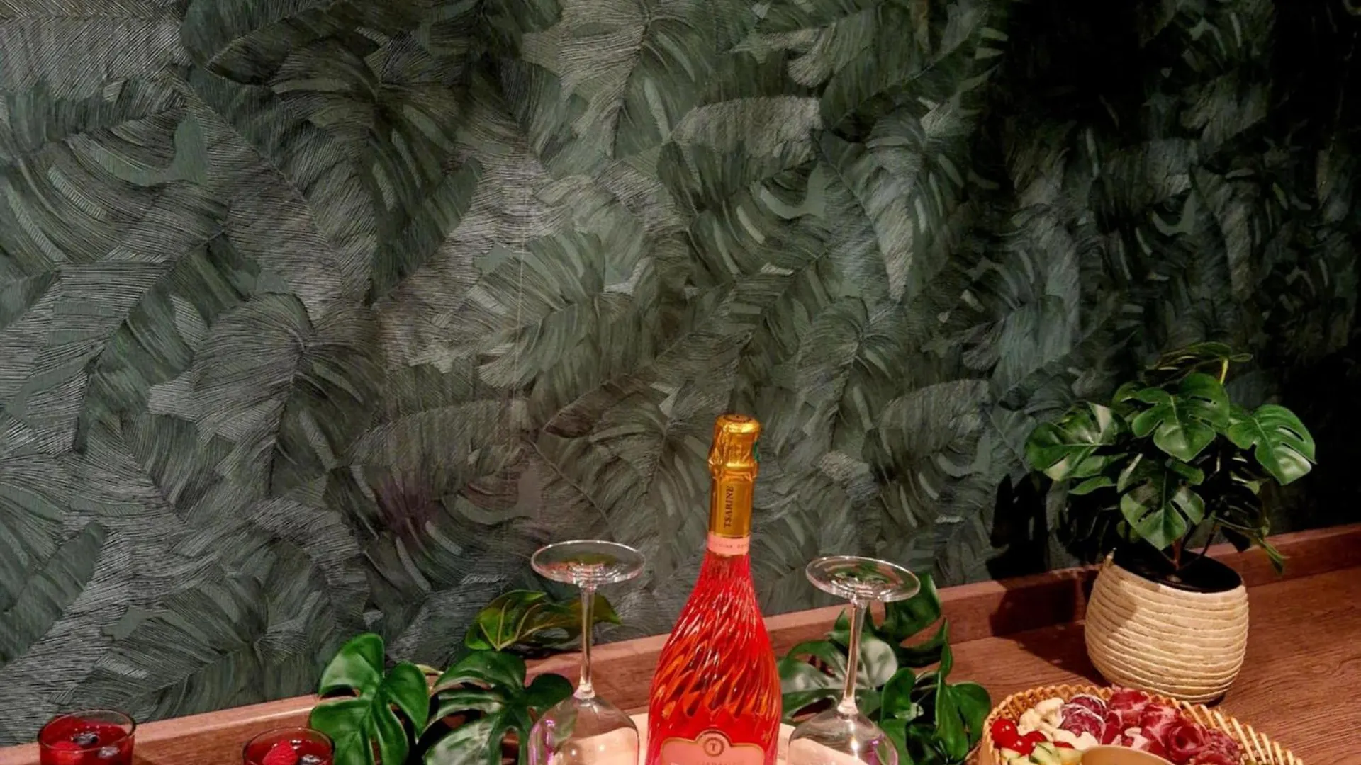 Evasion Tropicale Suite Jungle Room Thiers 0*,  France